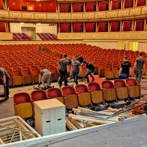 Abbau der Sitzreihen